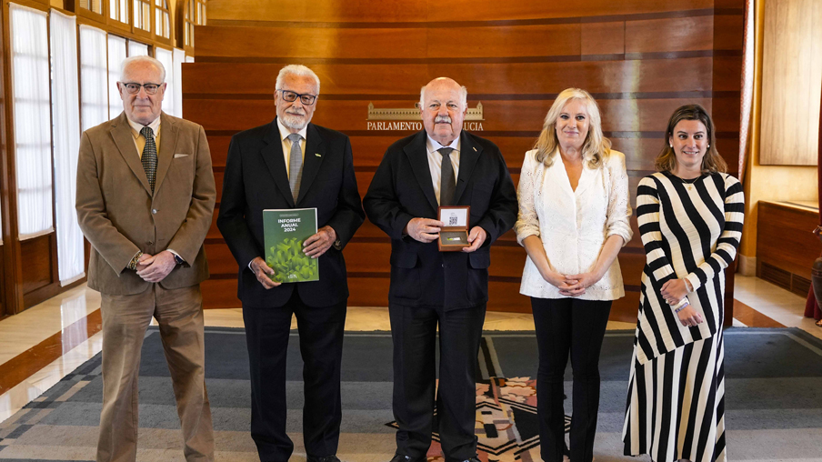 Entrega informe anual Defensor del Pueblo andaluz